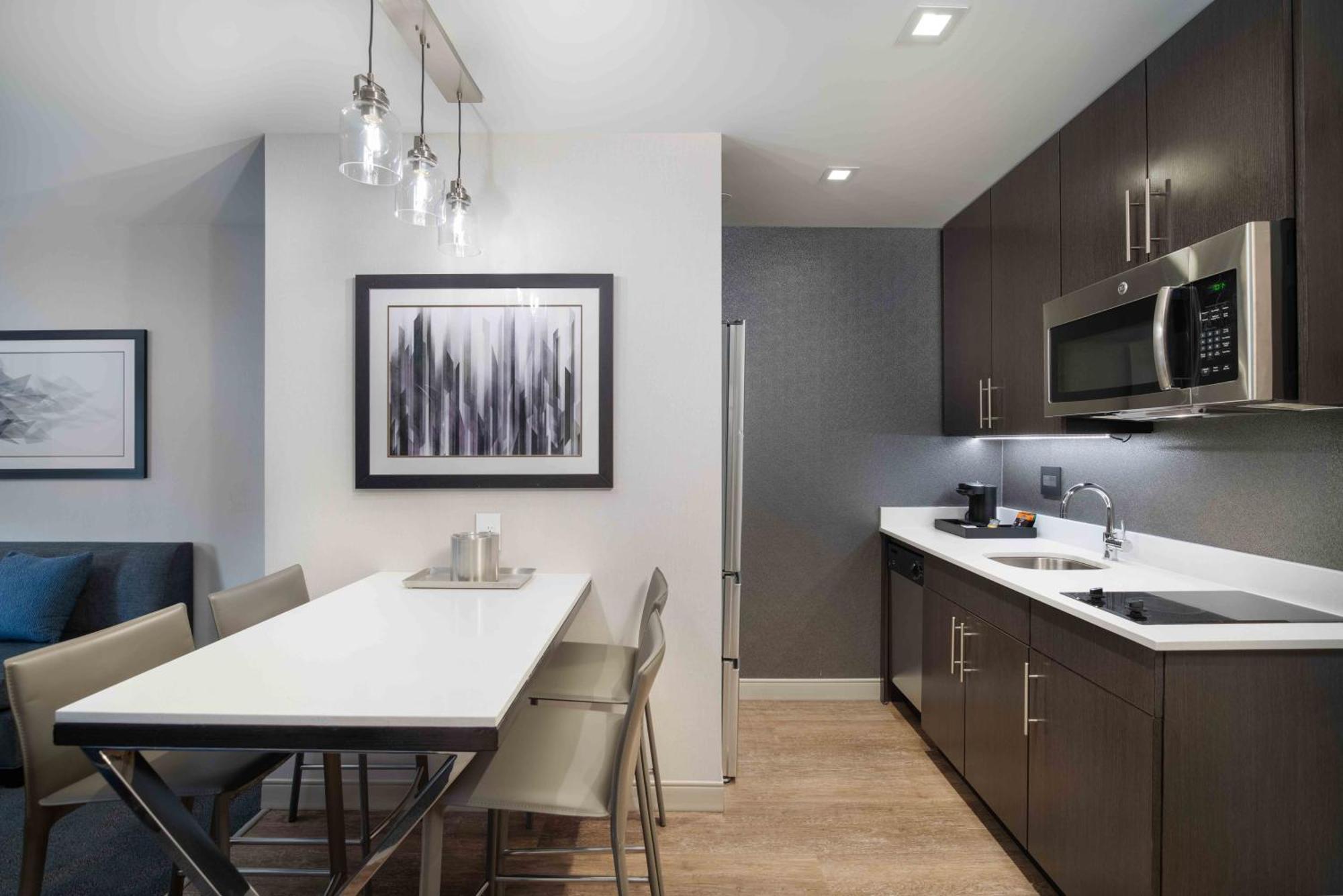 Homewood Suites By Hilton Boston Logan Airport Chelsea Bagian luar foto